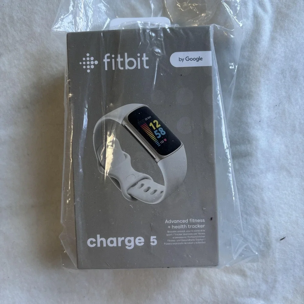 fitbit Charge 5 White Fitness Tracker